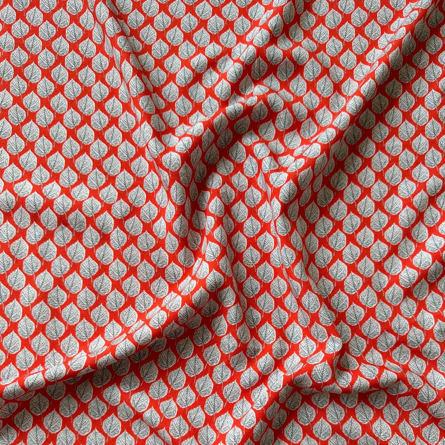 Eva Viscose Fabric in Poppy
