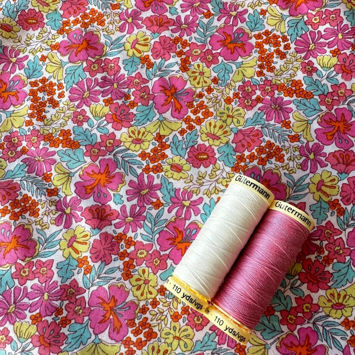 Flower Burst Cotton Lawn Fabric - Ex Designer - 85cm piece