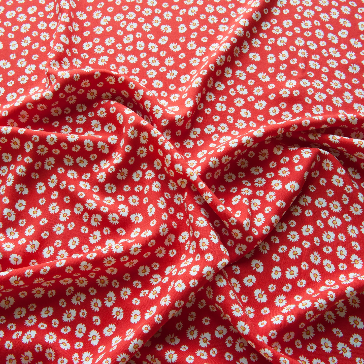 Daisies Viscose in Red - 80cm