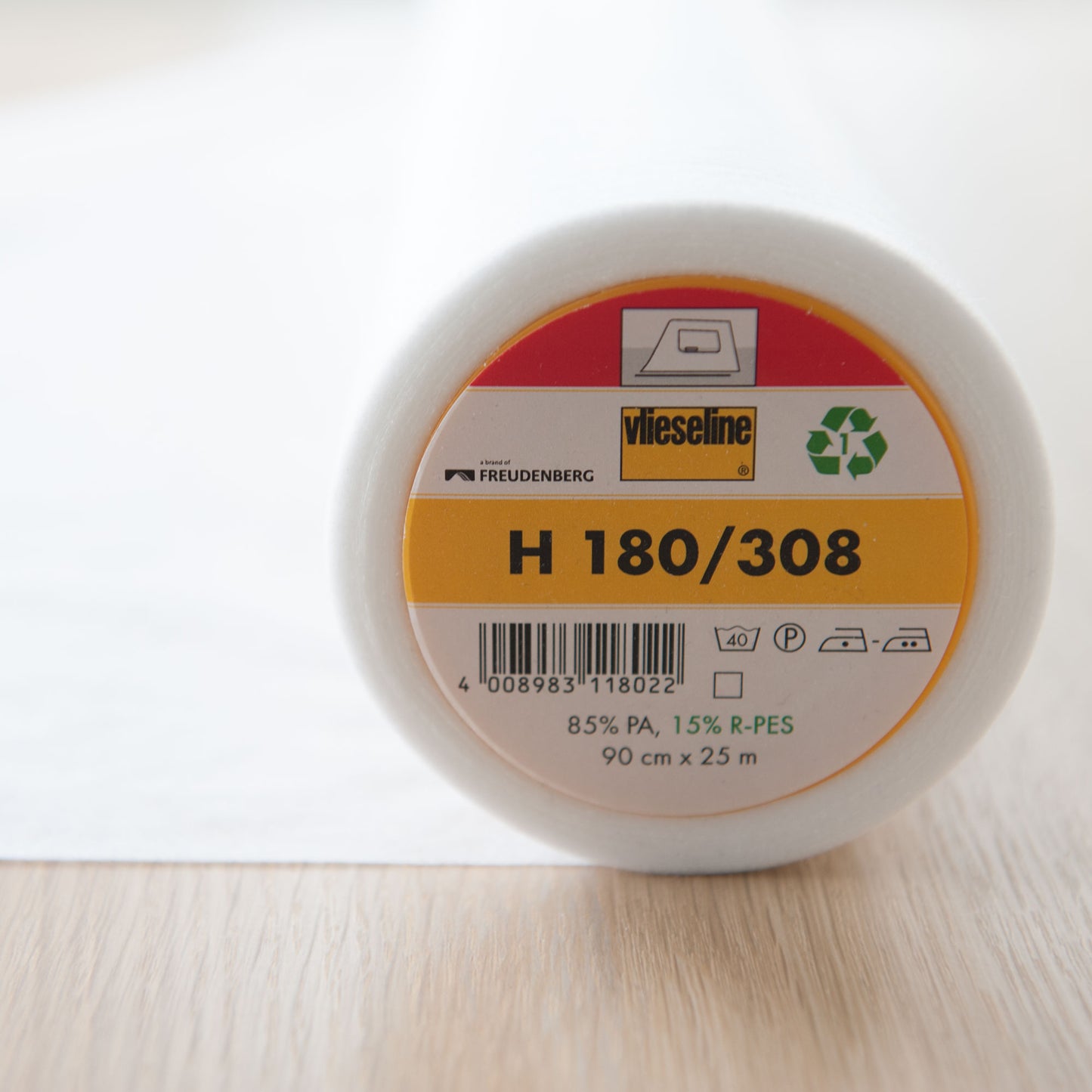Vlieseline Easy Fuse Ultralight Iron-On Interfacing in White - H 180/308