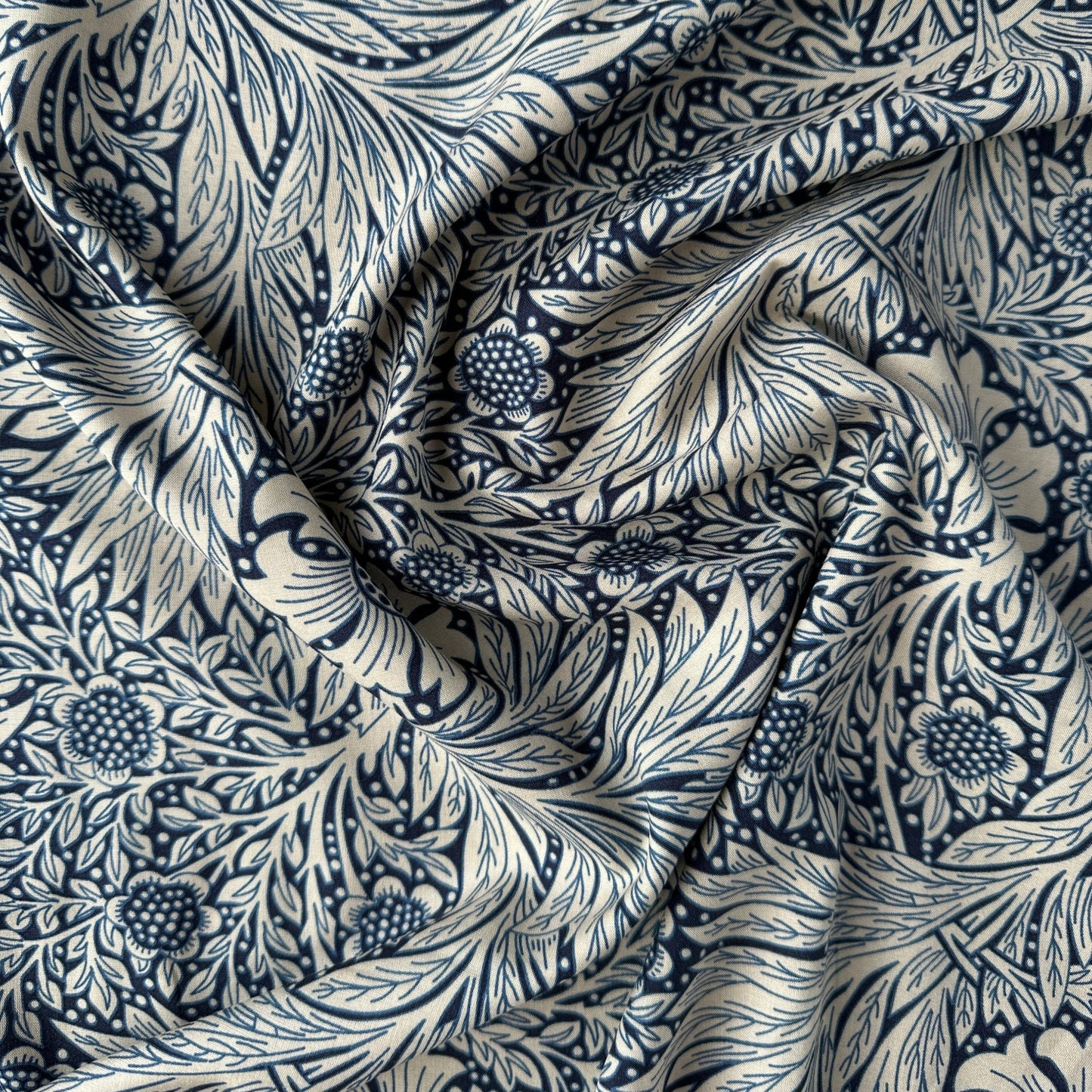 Flowery Viscose Fabric in Navy
