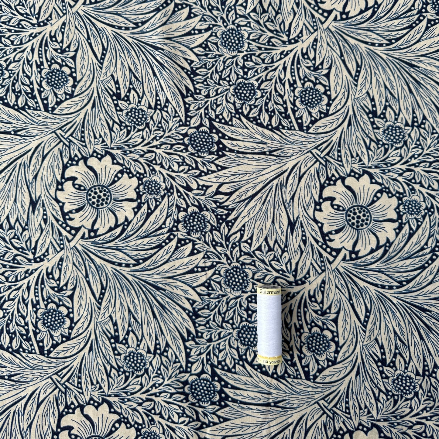 Flowery Viscose Fabric in Navy