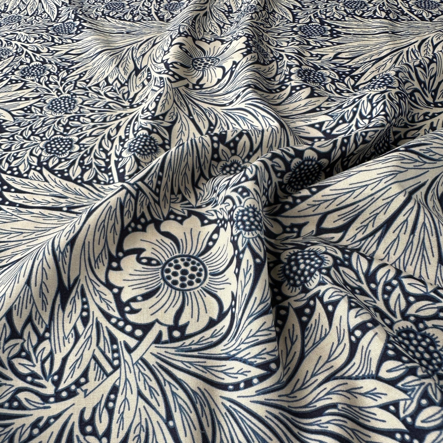 Flowery Viscose Fabric in Navy
